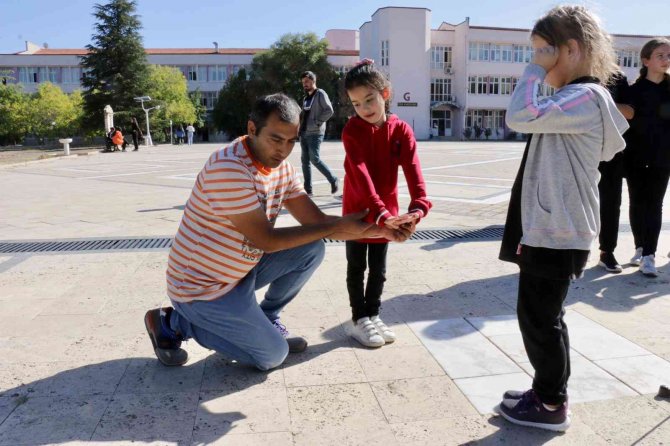 Muğla’da Öğrenciler Güneş Tutulmasını İzledi