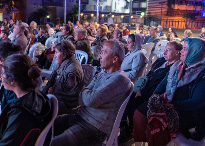 Kuşadası’nda Açık Hava Sineması Keyfi