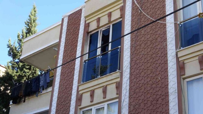 İ̇tfaiye Ekiplerinin Dikkati İkametti Kül Olmaktan Kurtardı