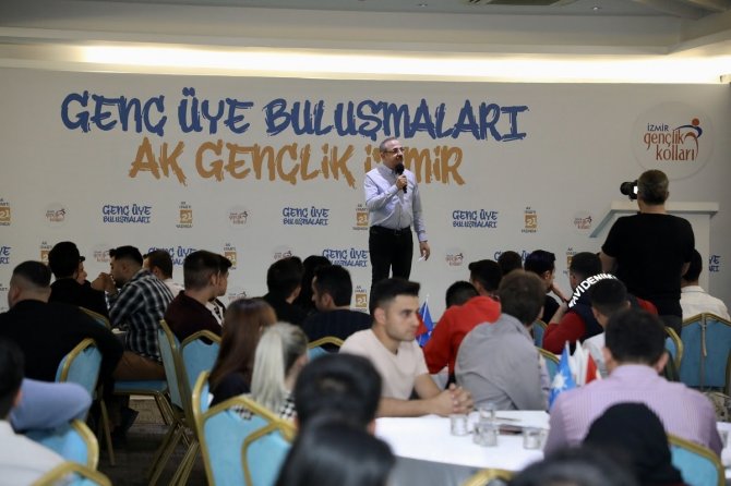 Ak Parti İ̇zmir’e Genç Takviye