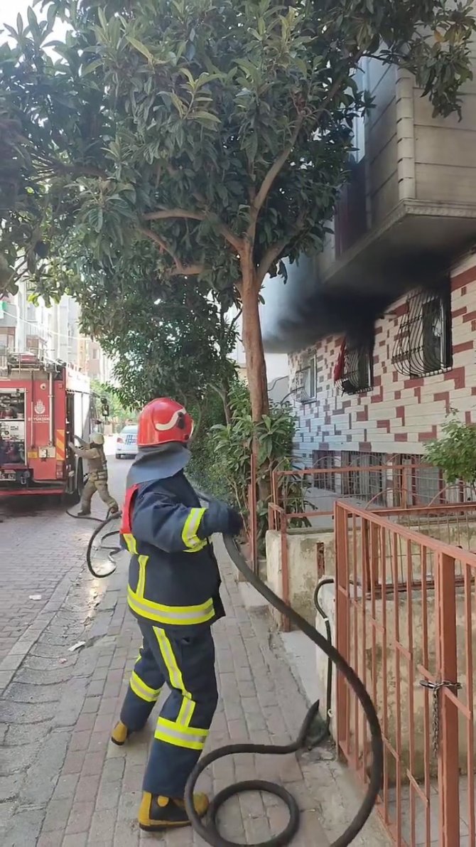 Avcılar’da Madde Bağımlısı Şahıs Evini Yakıp Kaçtı
