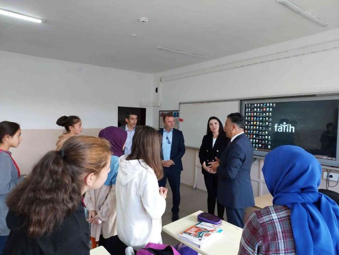 Milli Eğitim Müdürü Güney Köy Okullarında İncelemelerde Bulundu