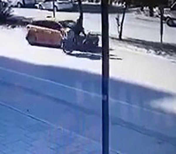 Taksinin Çarptığı Bisikletli Yaralandı