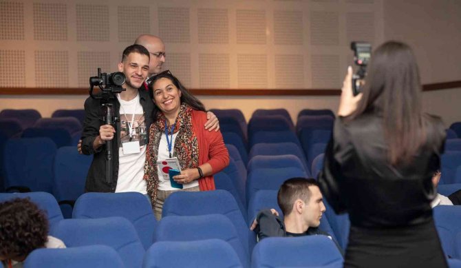 İ̇zmir’de Uluslararası Film Şöleni