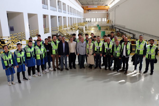 Enerjinin Yıldızları’na, Avrupa’nın En Büyük Hibrit Santralinde Elektrik Üretimi Dersi