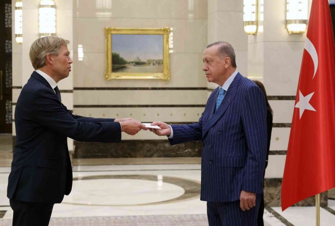 Hollanda’nın Ankara Büyükelçisi Wijnands, Cumhurbaşkanı Erdoğan’a Güven Mektubu Sundu