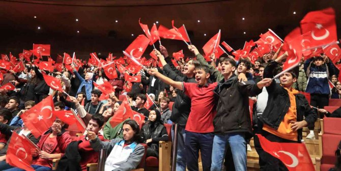 Pamukkale’de ’İ̇şgalden Cumhuriyete’ Oyunu Liselilerle Buluştu