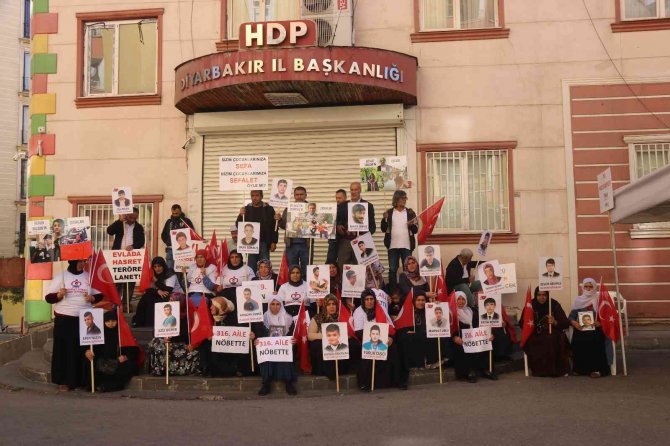 Hdp-pkk Mağduru Aileler Direniyor, Evlat Nöbetine Katılım Devam Ediyor- Diyarbakır’da Evlat Nöbetindeki Aile Sayısı 316 Oldu