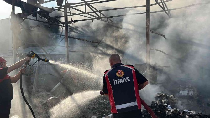 Fabrikanın Madeni Yağ Kazanında Çıkan Yangın 4 Saatte Söndürüldü