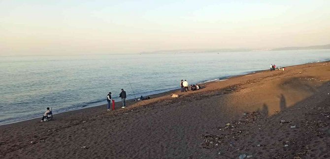 Karadeniz’de Güneşin Tadı Sahilde Çıktı