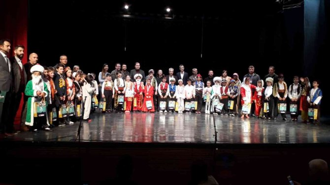 Eğirdirli Minik Tiyatrocular Akdeniz Bölge Birincisi Oldu