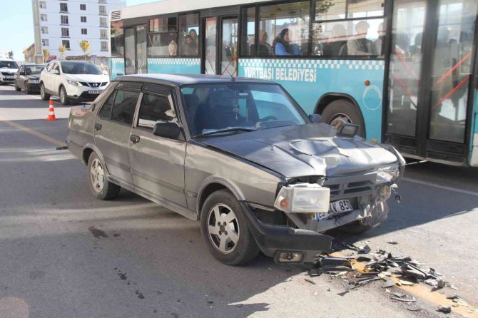 Elazığ’da Trafik Kazası: 2 Yaralı