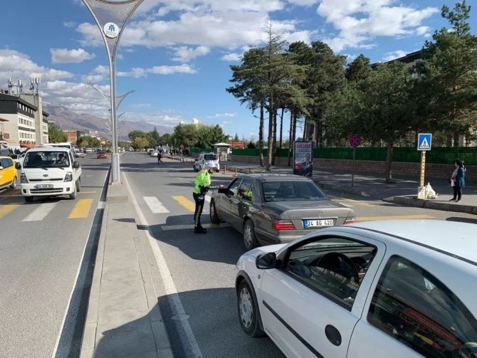 Erzincan’da Yaya Önceliği Uygulaması Yapıldı