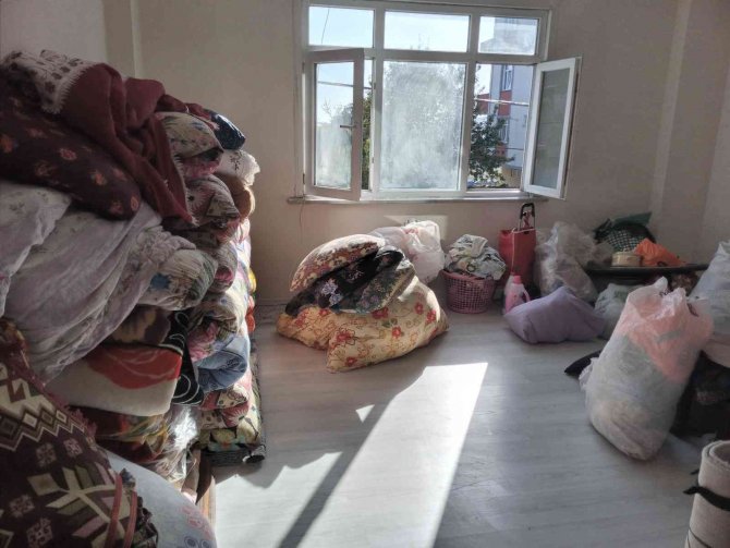 Ev Sahibi Tarafından Sokağa Atılan Yaşlı Çift Yeni Evine Kavuştu