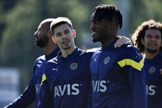 Fenerbahçe, Rennes Maçı Hazırlıklarını Sürdürdü