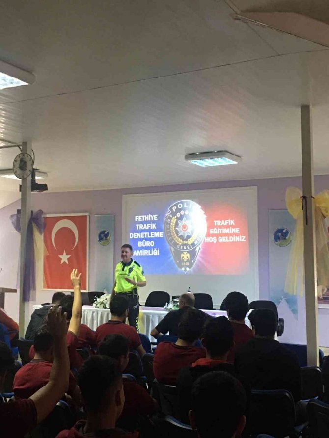 Fethiye’de Öğrenciler “Trafik Dedektifi” Oluyor