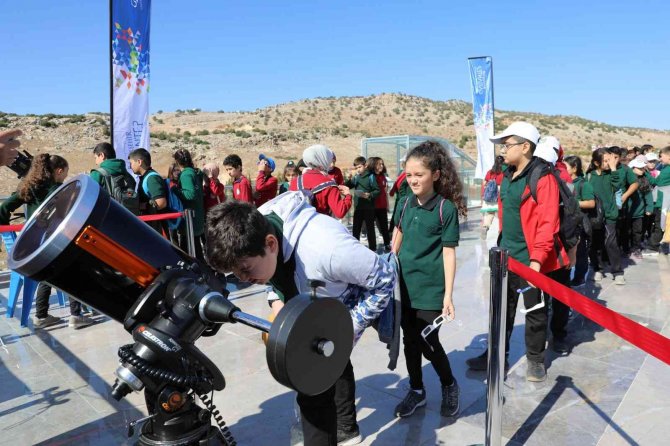 Güneş Tutulmasını Fırat’ın İncisi Rumkale’de İzlediler