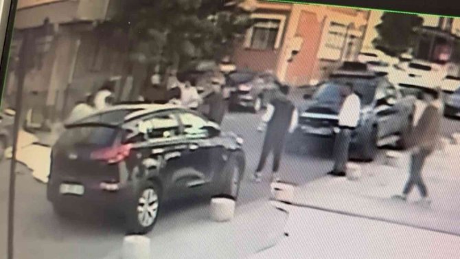 Pendik’te Sokak Ortasında Bıçaklı Dehşet: 1 Ölü, 2 Yaralı