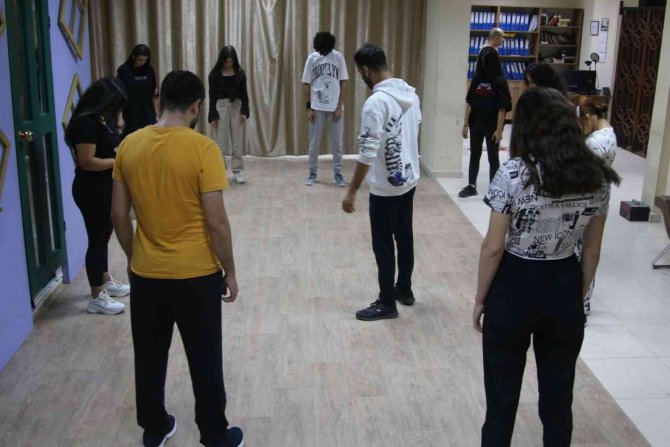 Hatay’da Gençlik Tiyatrosu “Genç” Yeteneklerini Arıyor