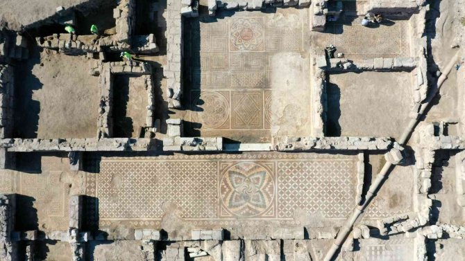 Geç Roma, Erken Bizans Döneminden Kalan Sağlam Mozaik Taban Döşemeler Gün Yüzüne Çıkıyor
