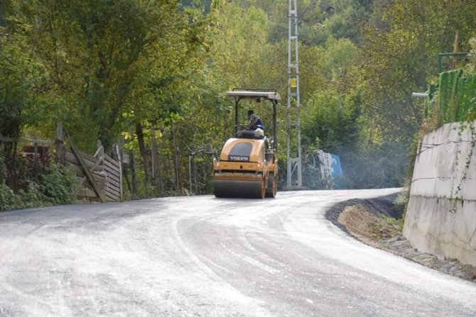 Karabük’te Köylere 19 Bin 200 Metre Asfalt Serildi