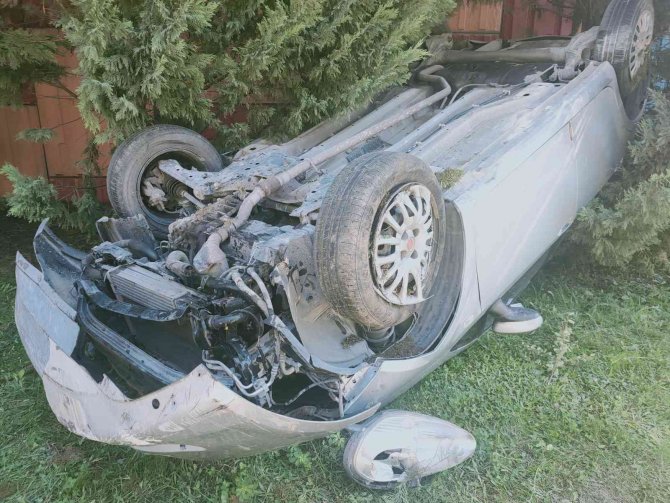 Yoldan Çıkan Otomobil Takla Attı: 1 Yaralı