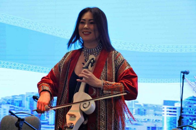 Kazak Ezgileri Başkent’e Damgasını Vurdu