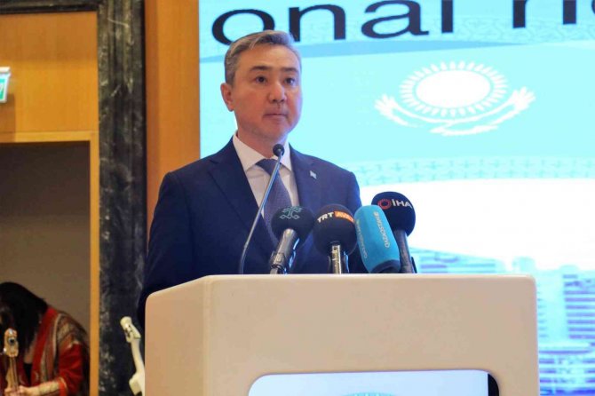 Kazak Ezgileri Başkent’e Damgasını Vurdu