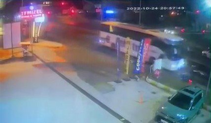 Motosiklet Sürücüsünün Öldüğü Feci Kaza Kamerada