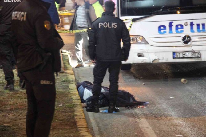 Yolcu Otobüsüyle Motosiklet Çarpıştı: 1 Ölü