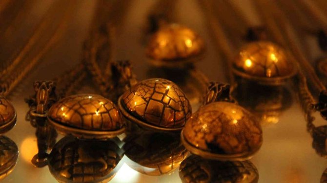 Çiniye Değer Kattı, Altını Çatlattı