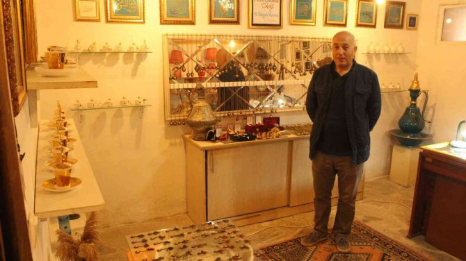 Çiniye Değer Kattı, Altını Çatlattı