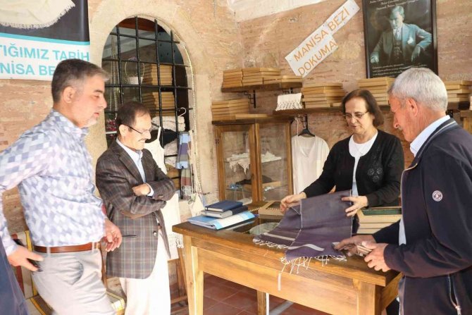 Manisa Büyükşehir Belediye Komisyonları Manisa Bezi İçin Toplandı