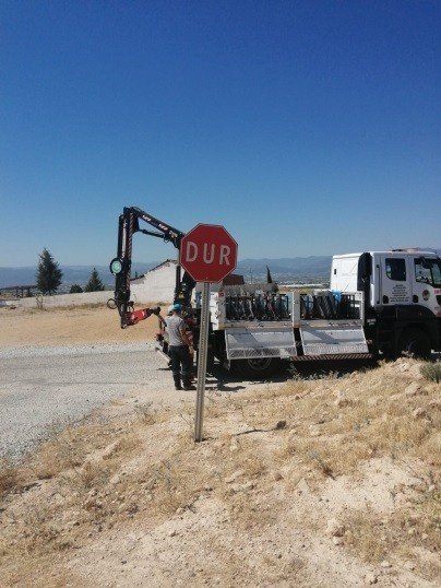 Manisa’da Bin 823 Kilometrelik Yolda Trafik Levha Çalışmaları Tamamlandı