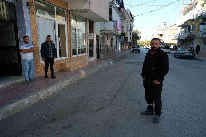 Köpekten Kaçan 7 Yaşındaki Çocuk Otomobilin Altında Kaldı