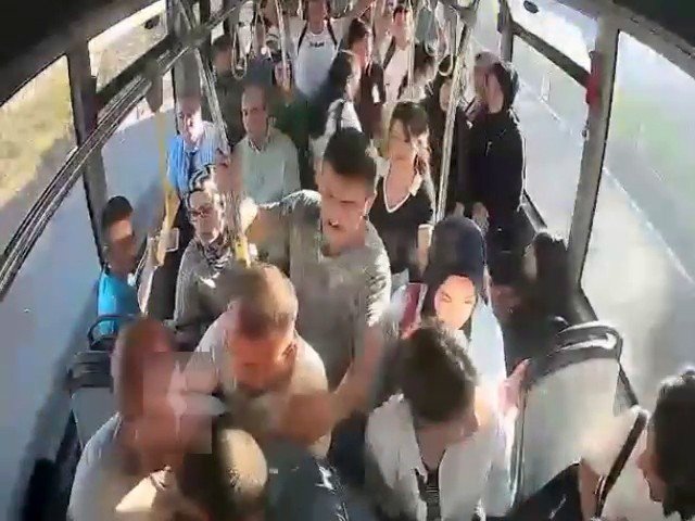 Mardin’de Sağlık Çalışanı Ve Otobüs Şoförü Kalp Krizi Geçiren Yolcu İçin Seferber Oldu