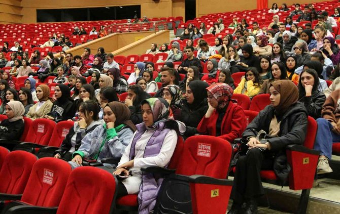 Nevü’de “Erken Çocuklukta Dil Gelişimi Ve İ̇ki Dillilik” Konulu Konferans Düzenlendi