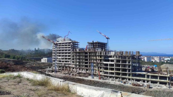 Ordu Şehir Hastanesi İnşaatında Çıkan Yangın Korkuttu