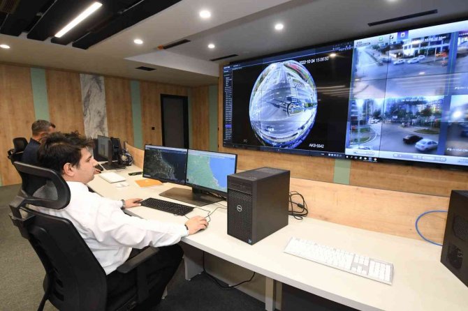 Demir: “Alo 153 Kent Yönetim Merkezi Kritik Bir Öneme Sahip”