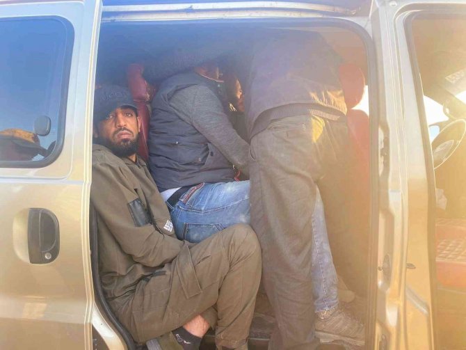 Şanlıurfa’da 18 Düzensiz Göçmen Yakalandı