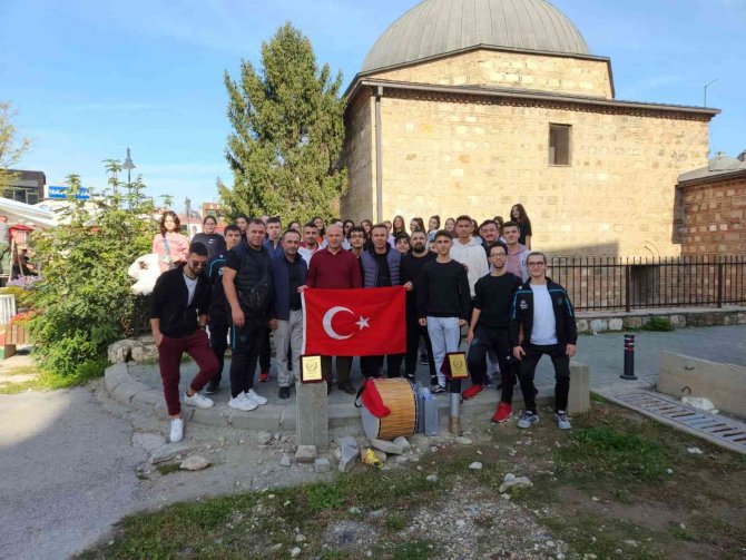 Paşa Halk Dansları Topluluğuna Uluslararası İki Ödül