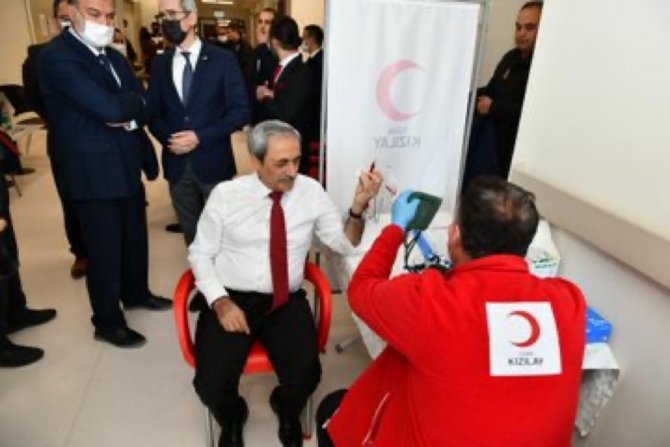 Yargıtay Başkanı Akarca Ve Yargıtay Cumhuriyet Başsavcısı Şahin Kan Bağışında Bulundu