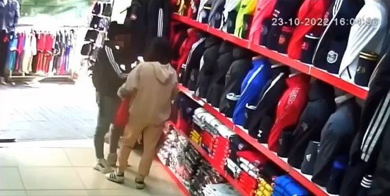 Maltepe’de 4 Kadının Hırsızlık Oyunu: 2’si Oyaladı, Diğerleri Çaldı