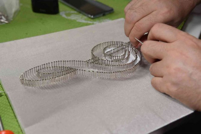 Çiviyi Sanatla Buluşturuyorlar