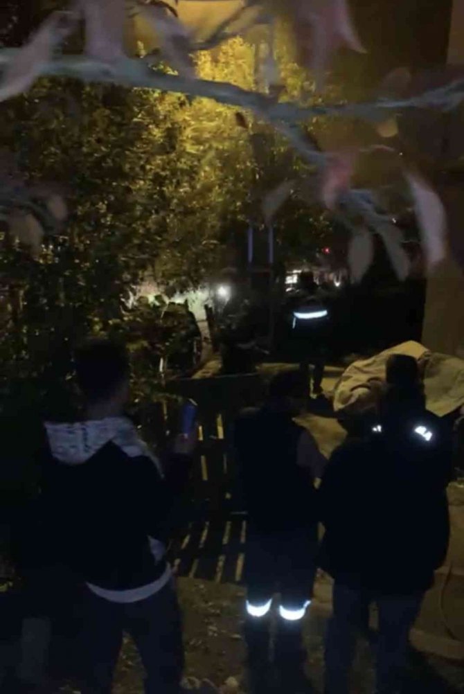 2 Katlı Evin Bir Katı Alevlere Teslim Oldu