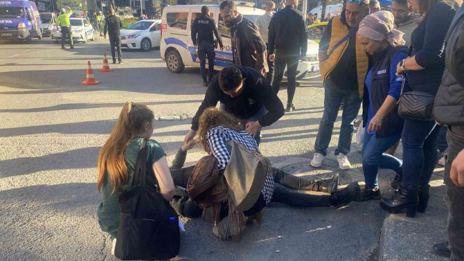 Ticari Taksinin Çarptığı Adam Hastaneye Kaldırıldı