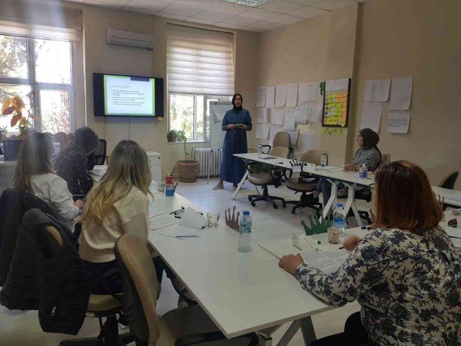 Afyonkarahisar’da Üreme Sağlığı Programı Eğitimleri Devam Ediyor