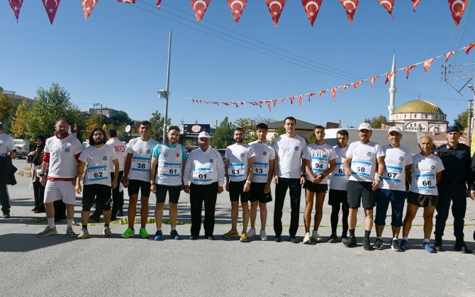 İ̇scehisar’da Büyük Taarruz 100. Yıl Koşusu Düzenlendi