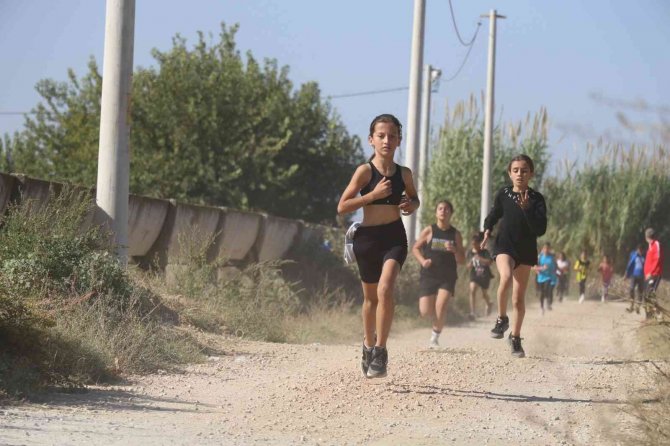 Aydınlı Çocuklar Cumhuriyet İçin Koştular