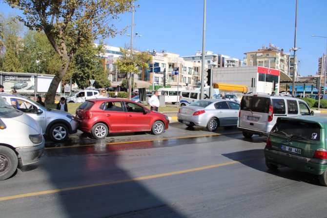 Aydın’da Zincirleme Trafik Kazası: 1 Yaralı
